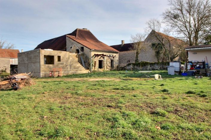 Image No.11-6 Bed House for sale