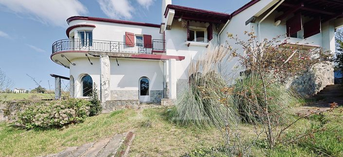 Image No.14-10 Bed Property for sale