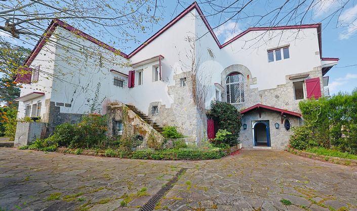 Image No.2-10 Bed Property for sale