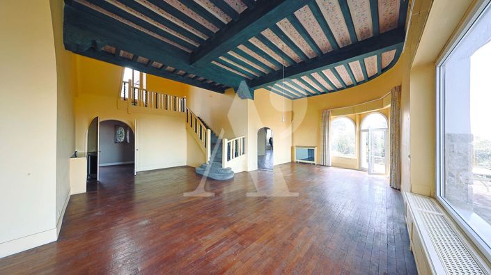 Image No.4-10 Bed Property for sale