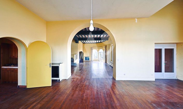 Image No.5-10 Bed Property for sale