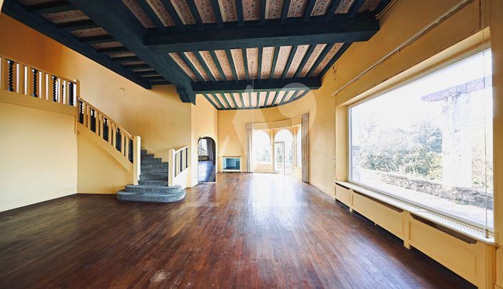 Image No.6-10 Bed Property for sale