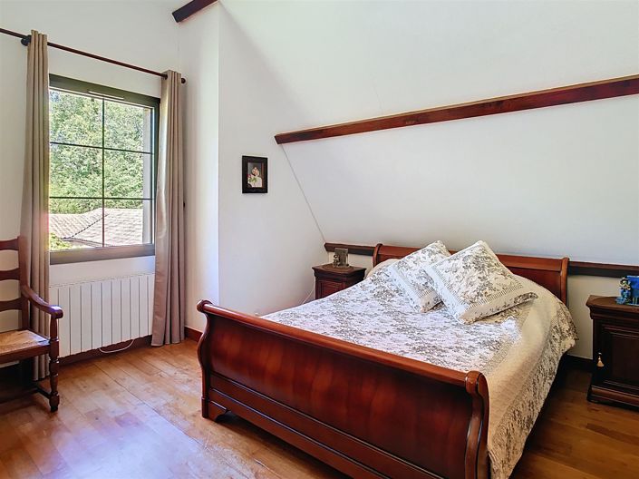 Image No.10-3 Bed House for sale