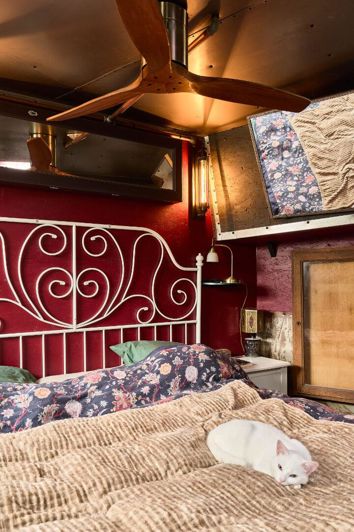 Image No.12-3 Bed Property for sale