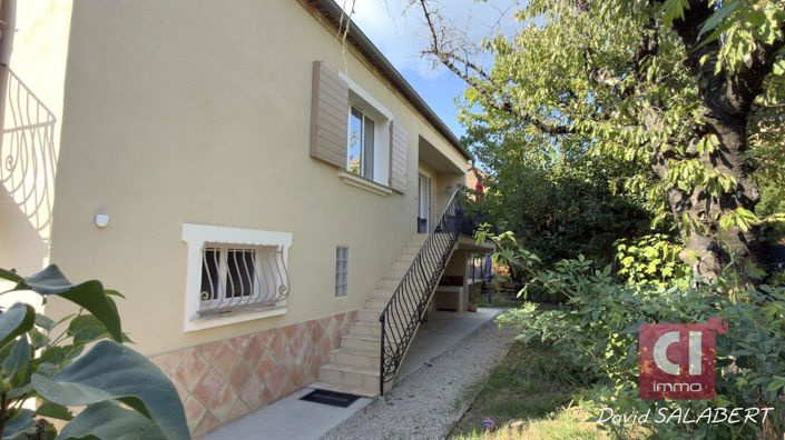 Image No.18-4 Bed House for sale