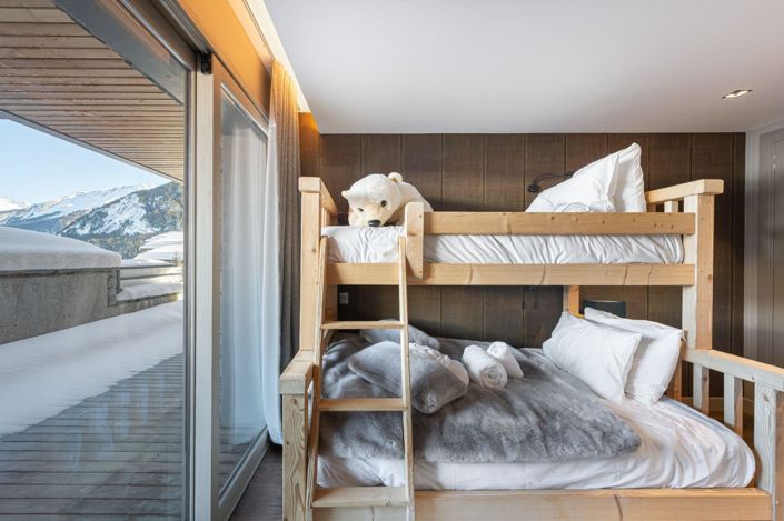 Image No.16-5 Bed Property for sale