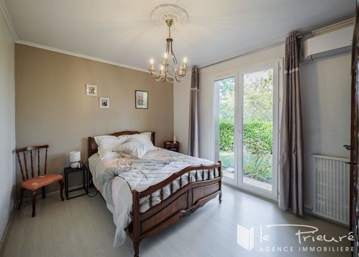 Image No.12-3 Bed House for sale