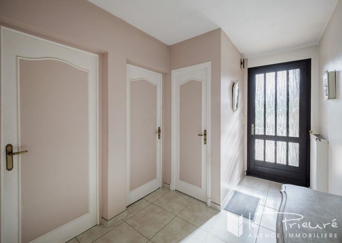 Image No.6-3 Bed House for sale