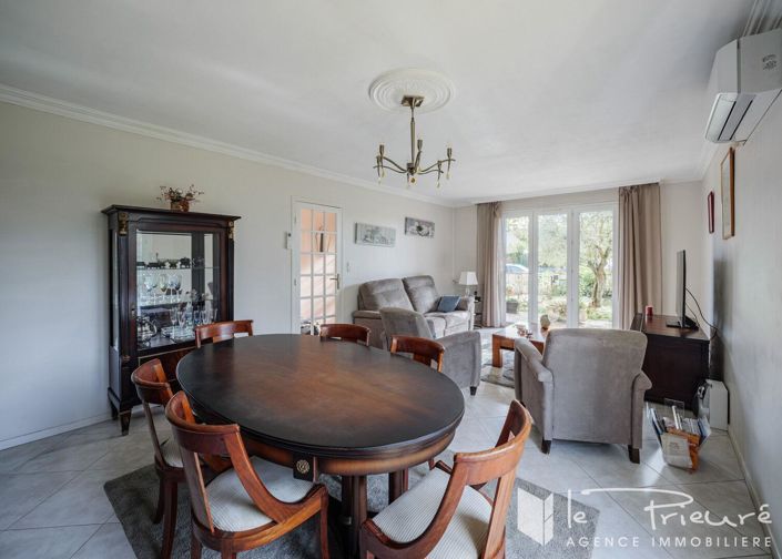 Image No.8-3 Bed House for sale