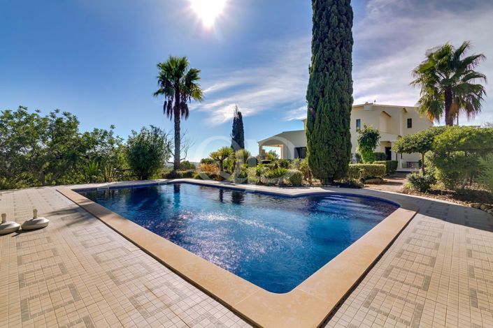 Image No.1-3 Bed House for sale