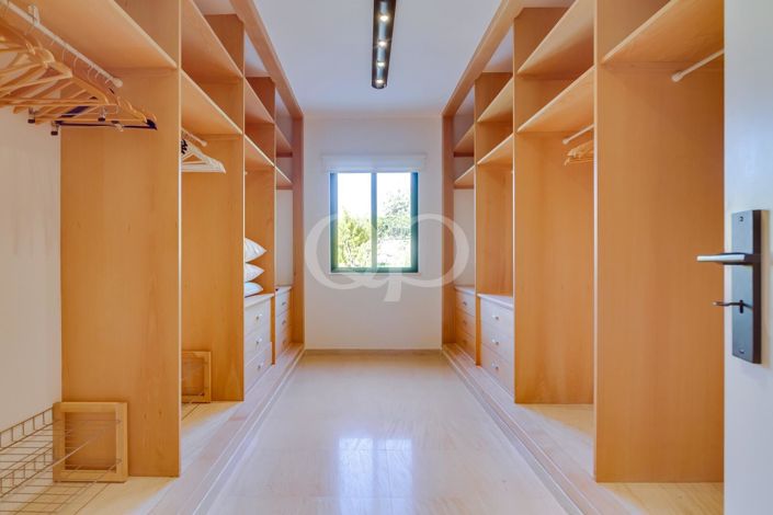 Image No.17-3 Bed House for sale