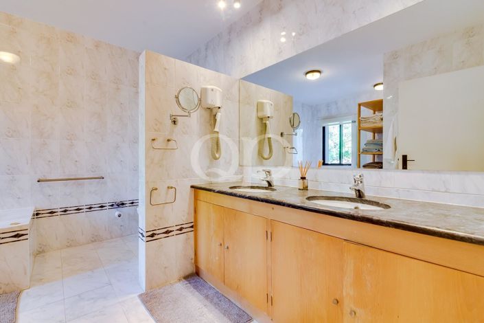 Image No.18-3 Bed House for sale