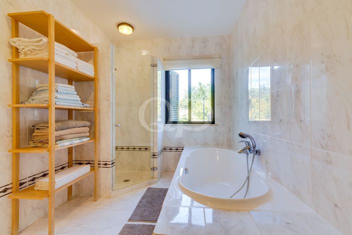 Image No.20-3 Bed House for sale