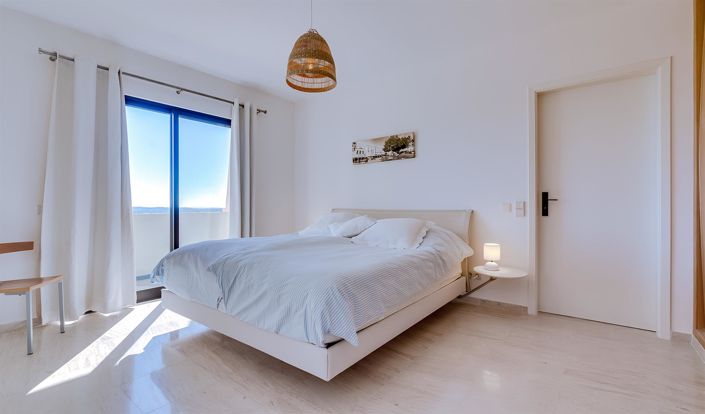 Image No.53-3 Bed House for sale