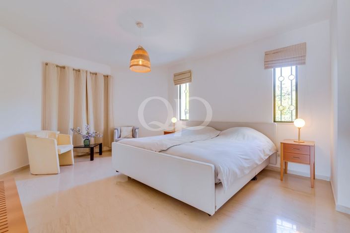 Image No.9-3 Bed House for sale