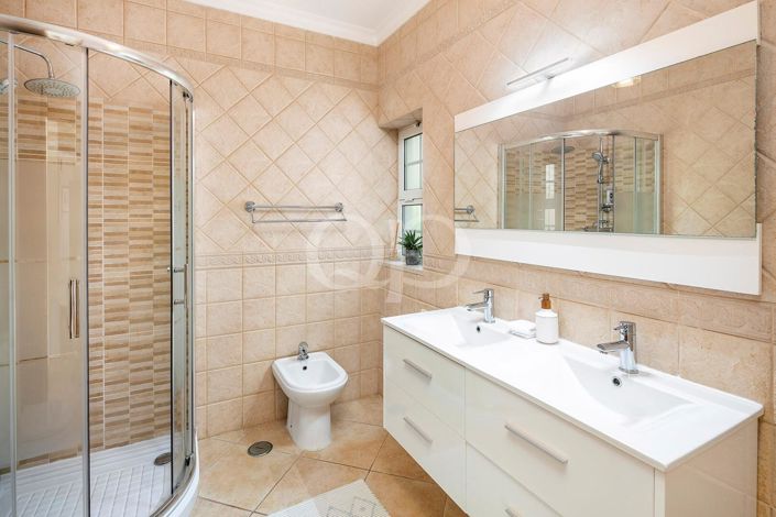 Image No.11-4 Bed House for sale