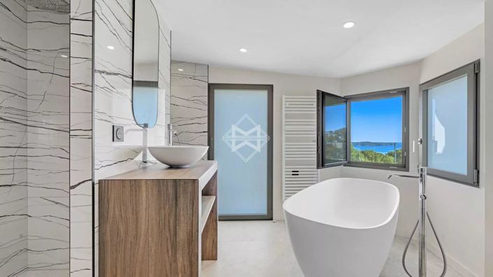 Image No.14-5 Bed House for sale