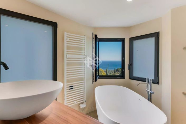 Image No.15-5 Bed House for sale