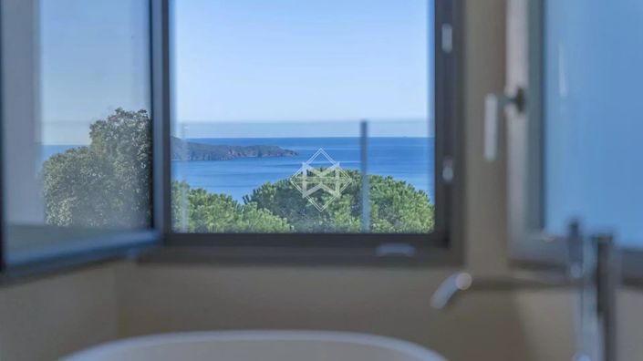 Image No.17-5 Bed House for sale