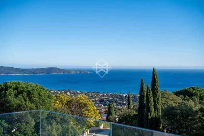 Image No.2-5 Bed House for sale