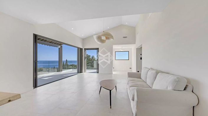 Image No.5-5 Bed House for sale