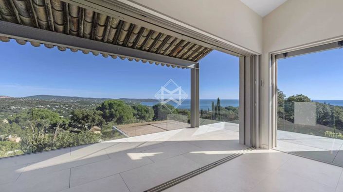 Image No.6-5 Bed House for sale