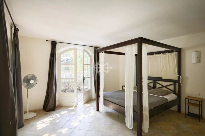 Image No.12-8 Bed House for sale