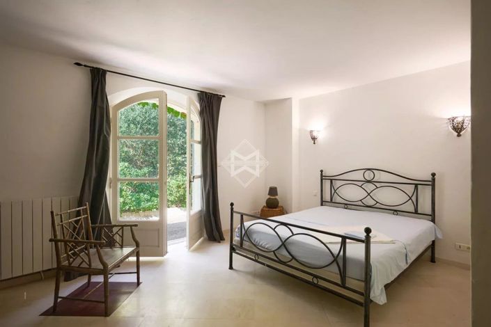 Image No.13-8 Bed House for sale