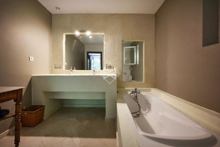 Image No.14-9 Bed House for sale