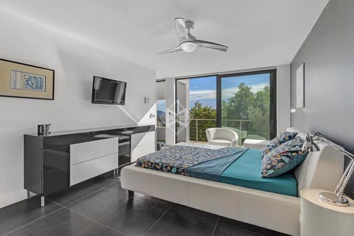 Image No.11-4 Bed House for sale