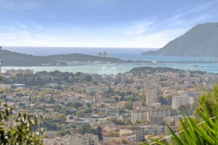 Image No.16-4 Bed House for sale