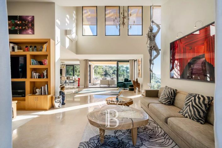 Image No.32-5 Bed House for sale