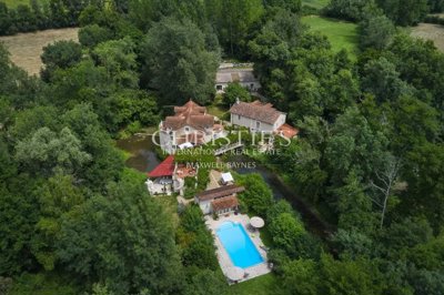 5 Bed House for sale