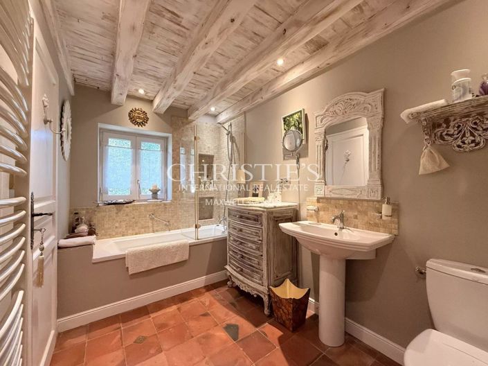 Image No.16-5 Bed House for sale