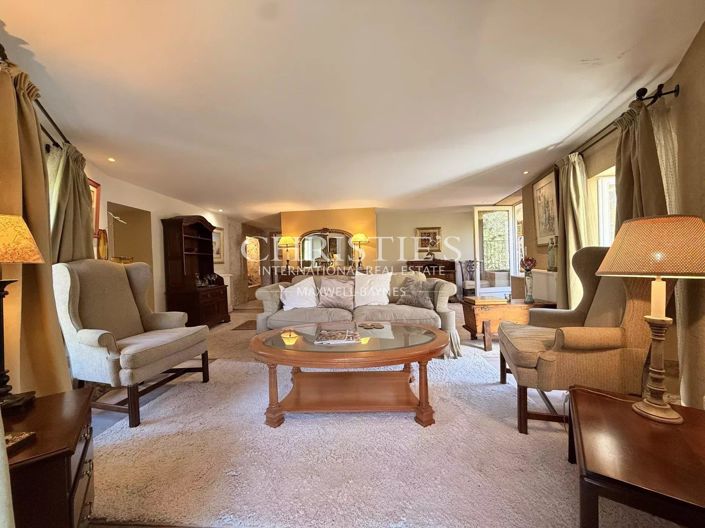 Image No.32-5 Bed House for sale