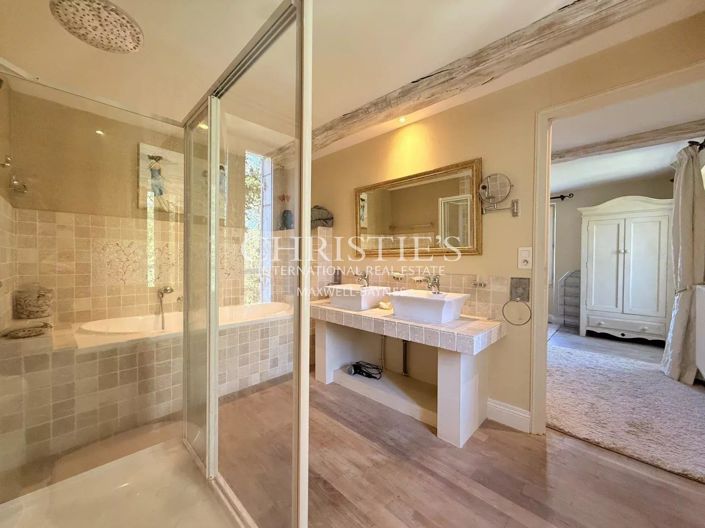 Image No.37-5 Bed House for sale