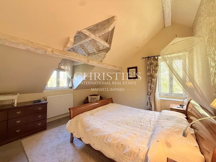 Image No.38-5 Bed House for sale