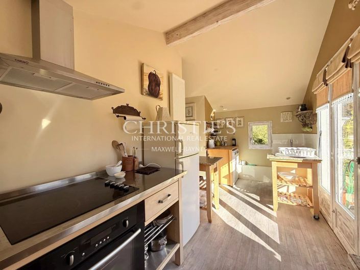 Image No.40-5 Bed House for sale