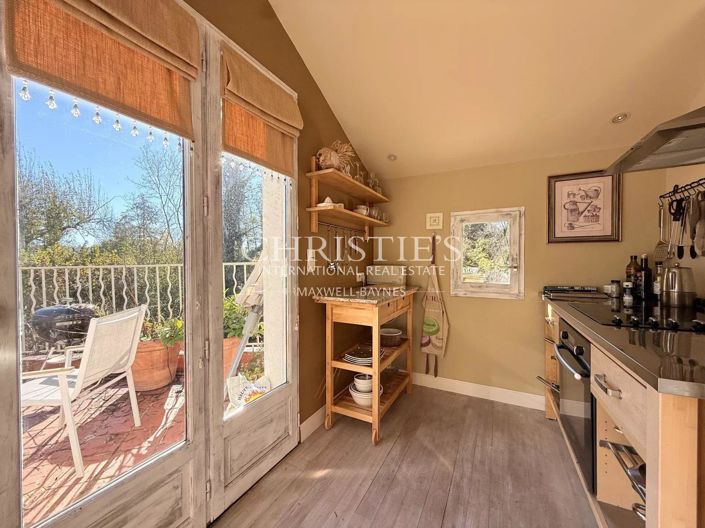 Image No.41-5 Bed House for sale