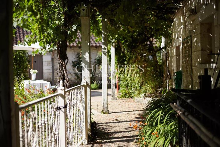 Image No.45-5 Bed House for sale