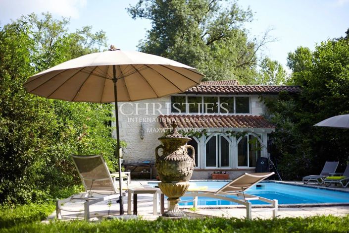 Image No.6-5 Bed House for sale