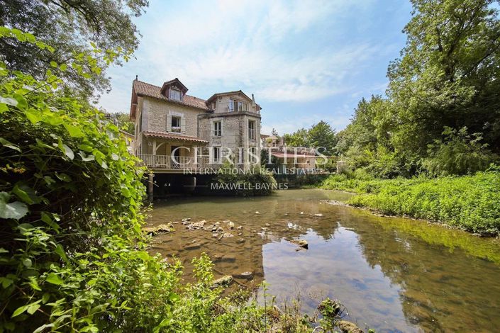 Image No.8-5 Bed House for sale