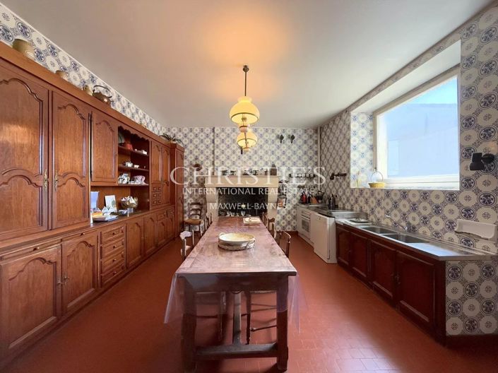 Image No.16-5 Bed House for sale