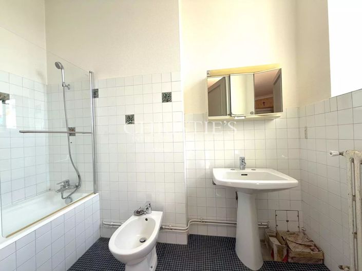 Image No.20-5 Bed House for sale