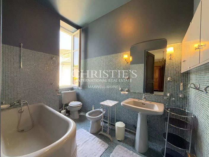 Image No.22-5 Bed House for sale