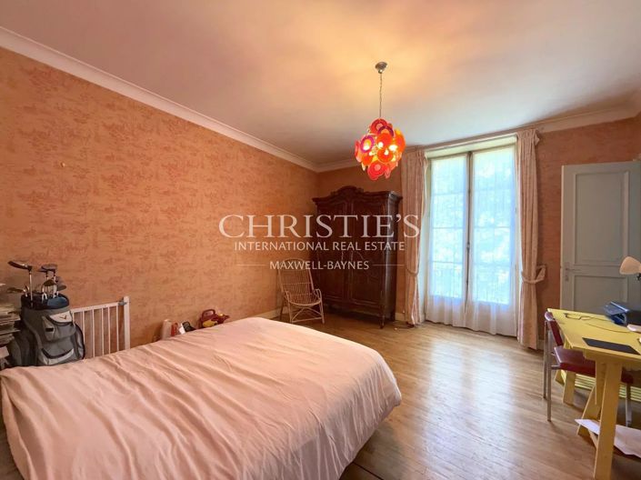 Image No.25-5 Bed House for sale