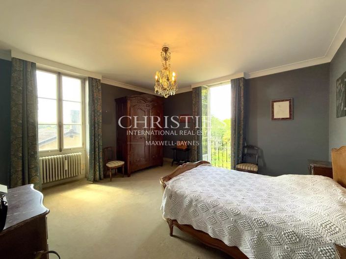 Image No.26-5 Bed House for sale