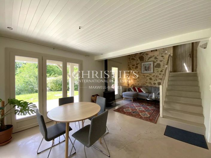 Image No.24-7 Bed House for sale