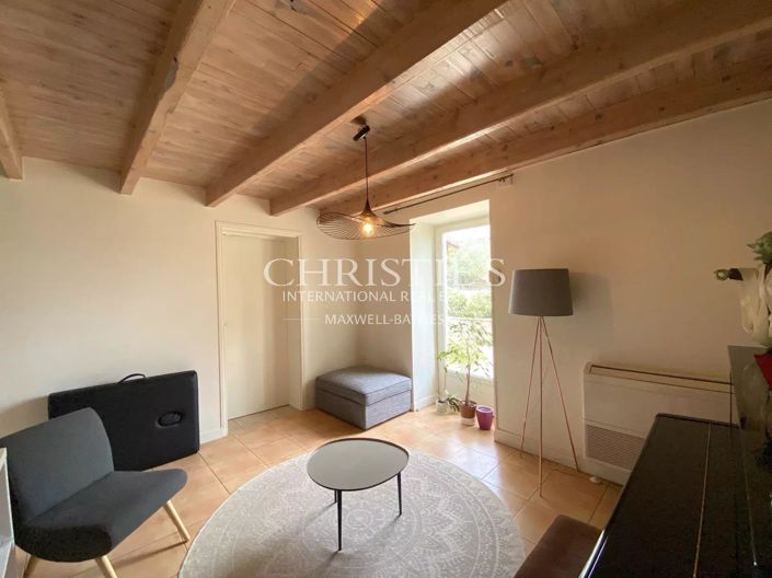 Image No.28-7 Bed House for sale