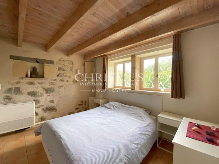 Image No.29-7 Bed House for sale